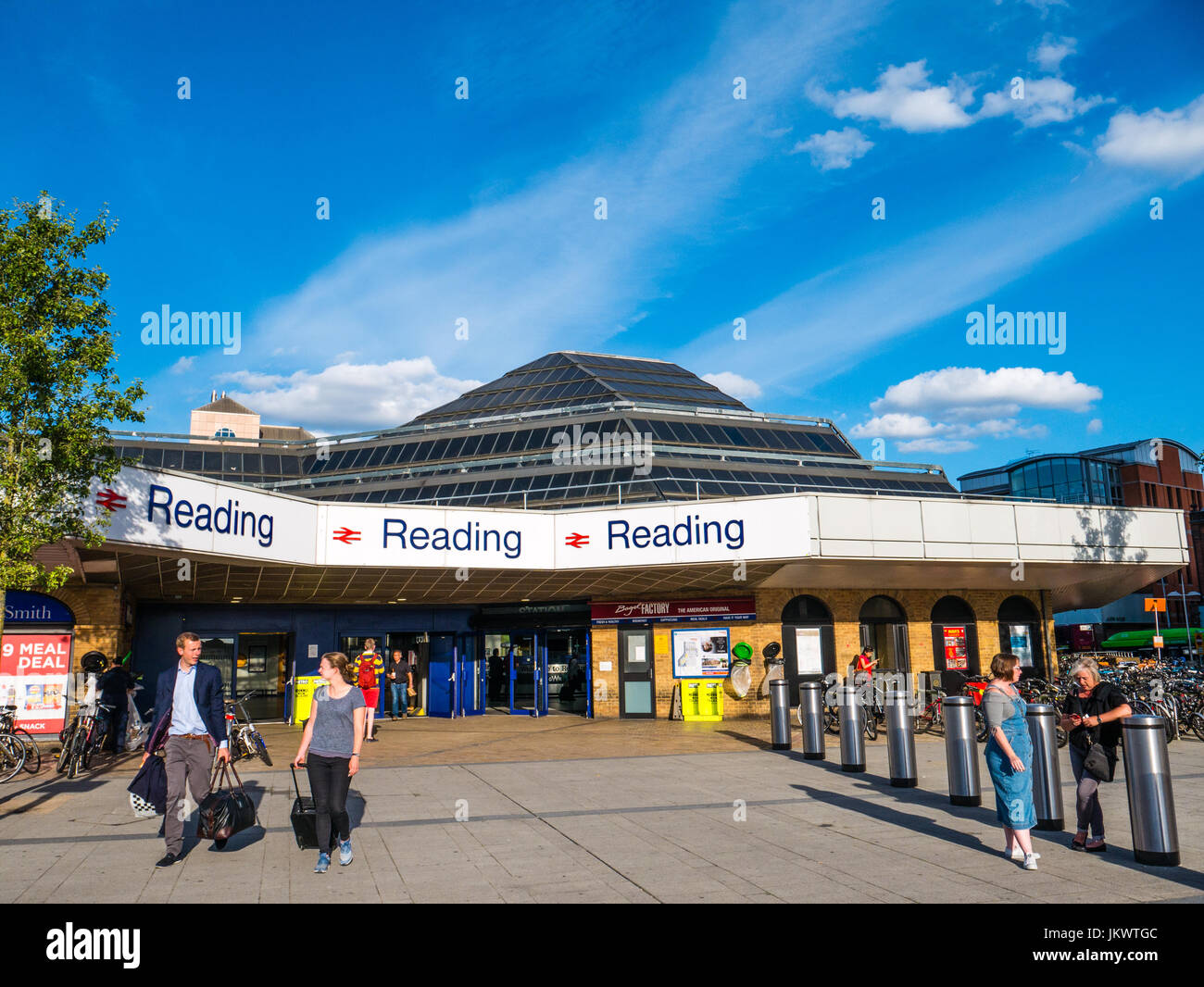 Reading Rail Station, Reading, Berkshire, England Stock Photo Alamy