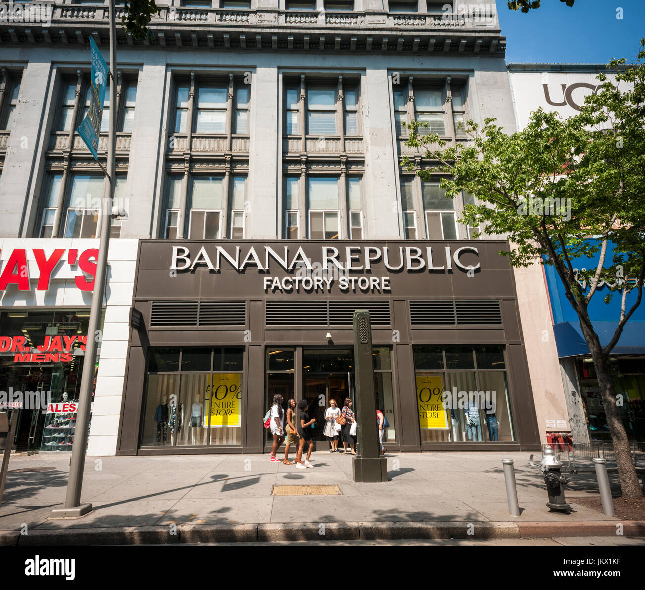 A Banana Republic Factory store on Fulton Street in Downtown Brooklyn Stock  Photo - Alamy