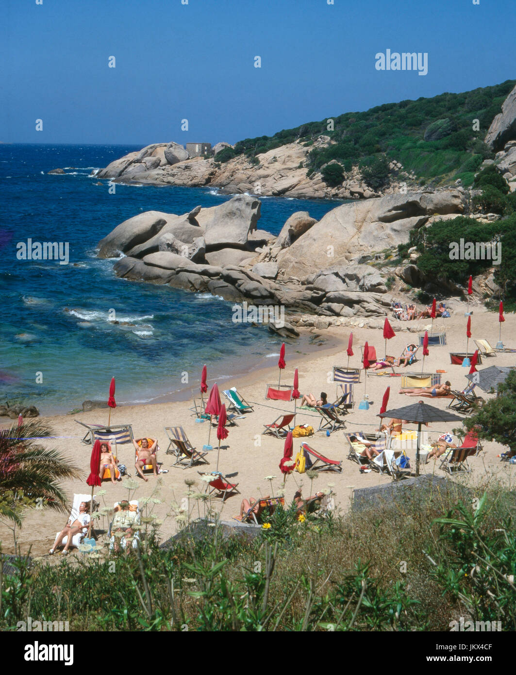 Badestrand in Sizilien in Italien, 1980er. Beach in Sicily in Italy, 1980s. Stock Photo