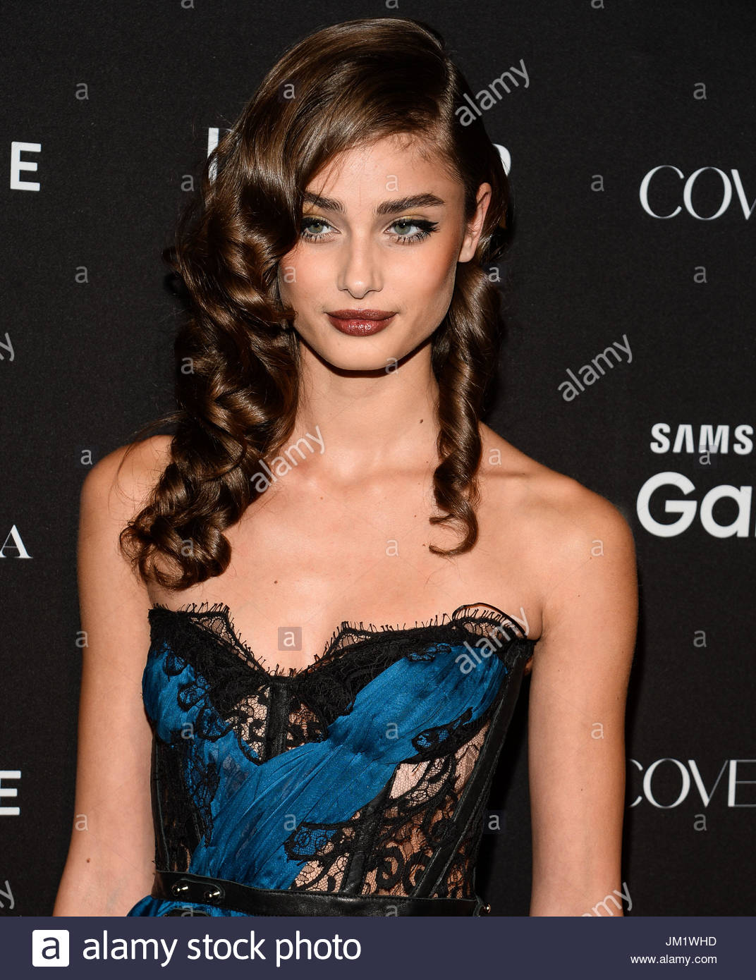 [Image: taylor-marie-hill-celebrity-arrivals-at-...JM1WHD.jpg]