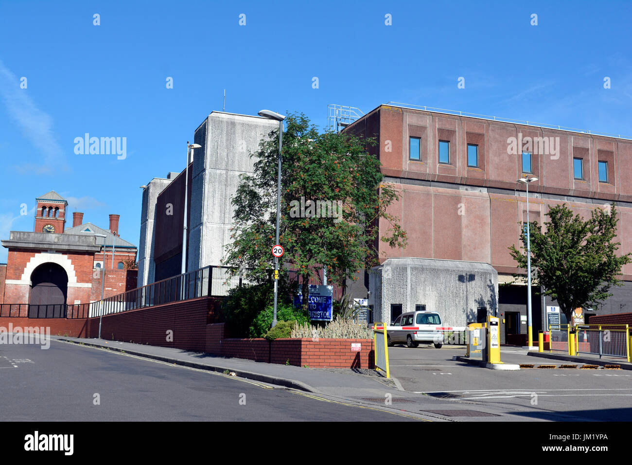 Bristol, UK. 25th July, 2017. Breaking..Total chaos at Horfield Prison in Bristol, outbreak of cockroaches, drugs, violence, suicides and over crowding. Problems hinge on major shortage of staff and under investments, all this leads to dangers to officers and prison inmates. Credit: Robert Timoney/Alamy Live News Stock Photo