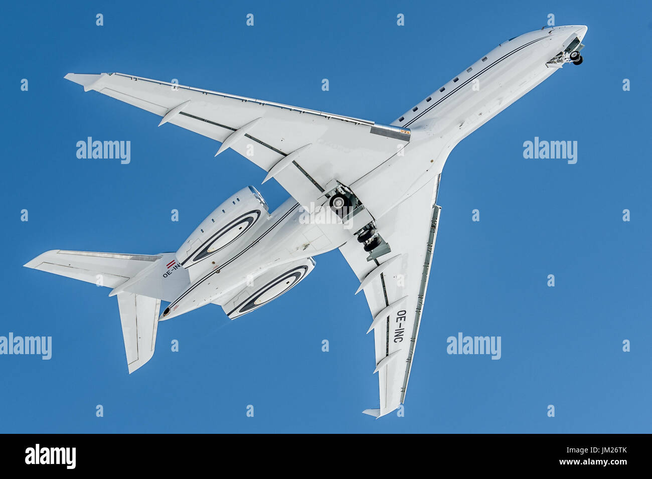 Bombardier global 5000 aircraft hi-res stock photography and images - Alamy