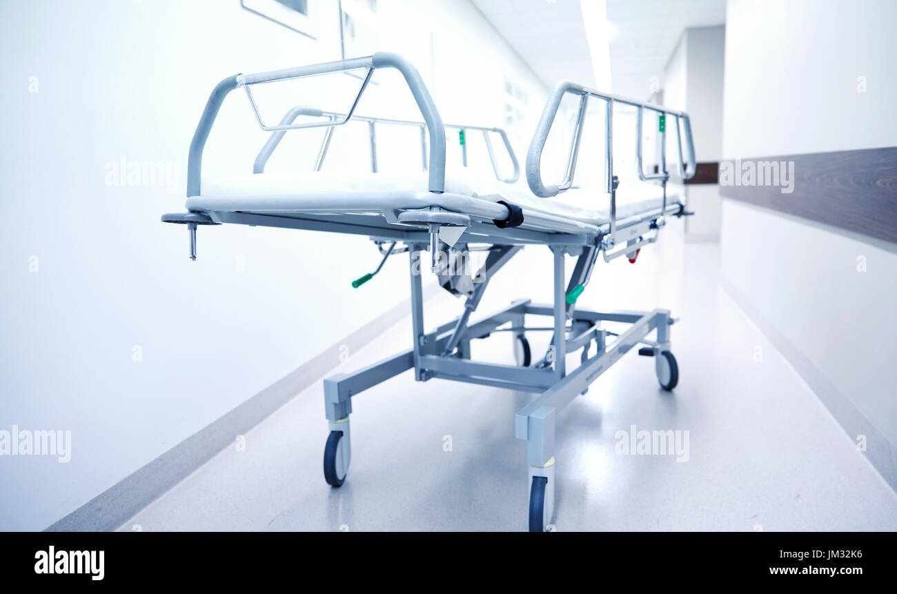 Gurney stretcher hires stock photography and images Alamy