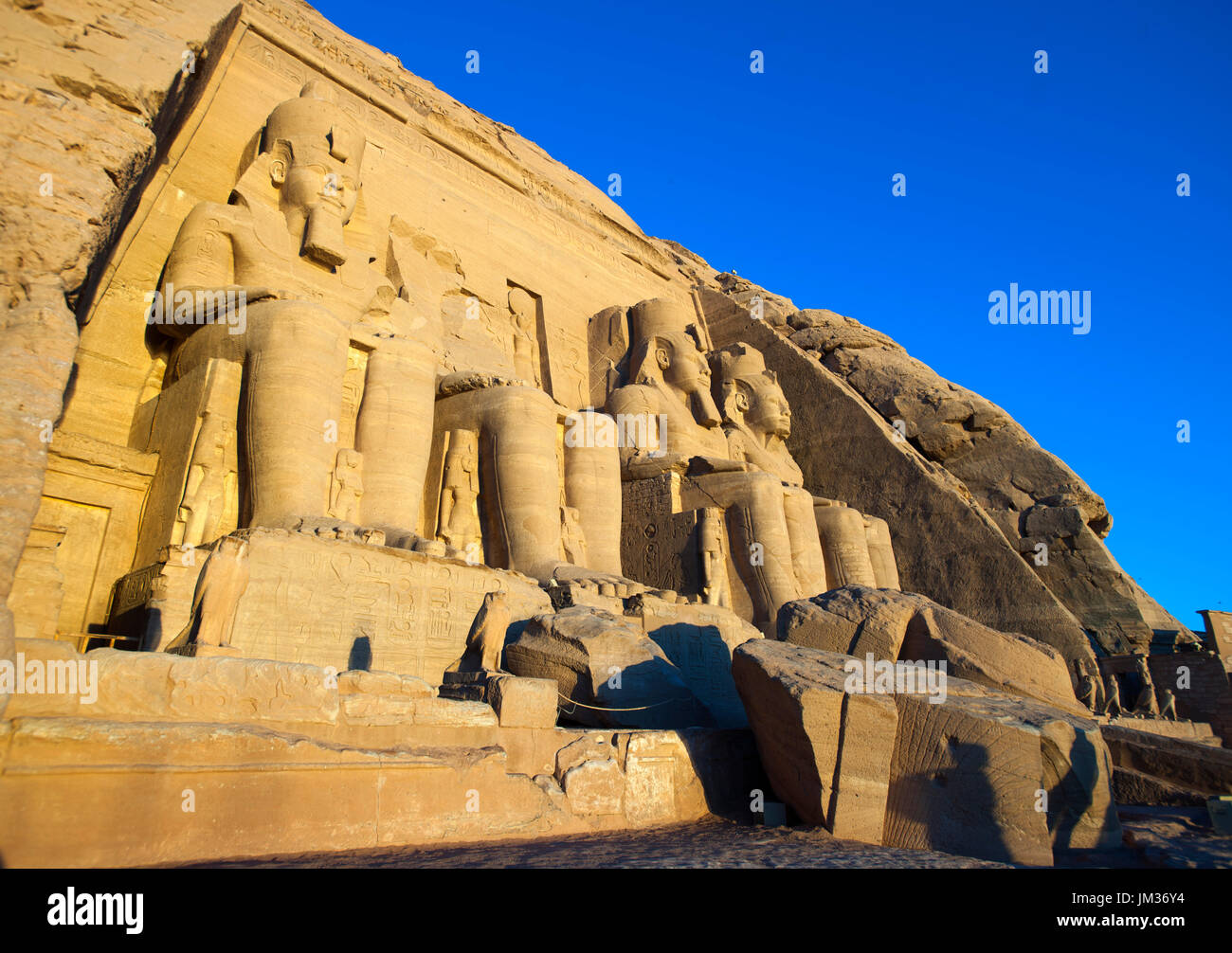 Aegypten, Abu Simbel, Kolossalstatuen vor dem Tempel von Ramses II. Stock Photo