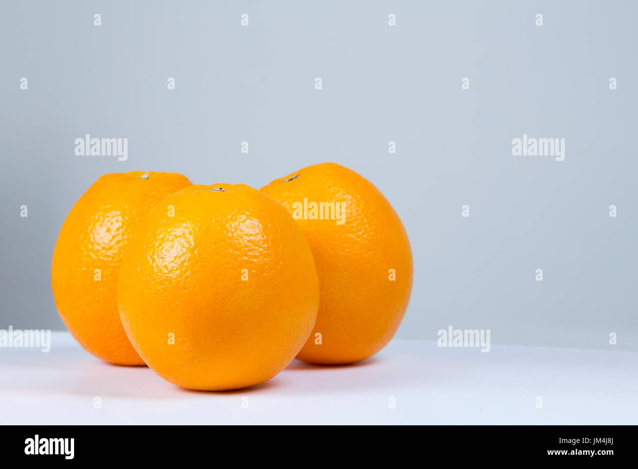 Three oranges orange color hi-res stock photography and images - Alamy