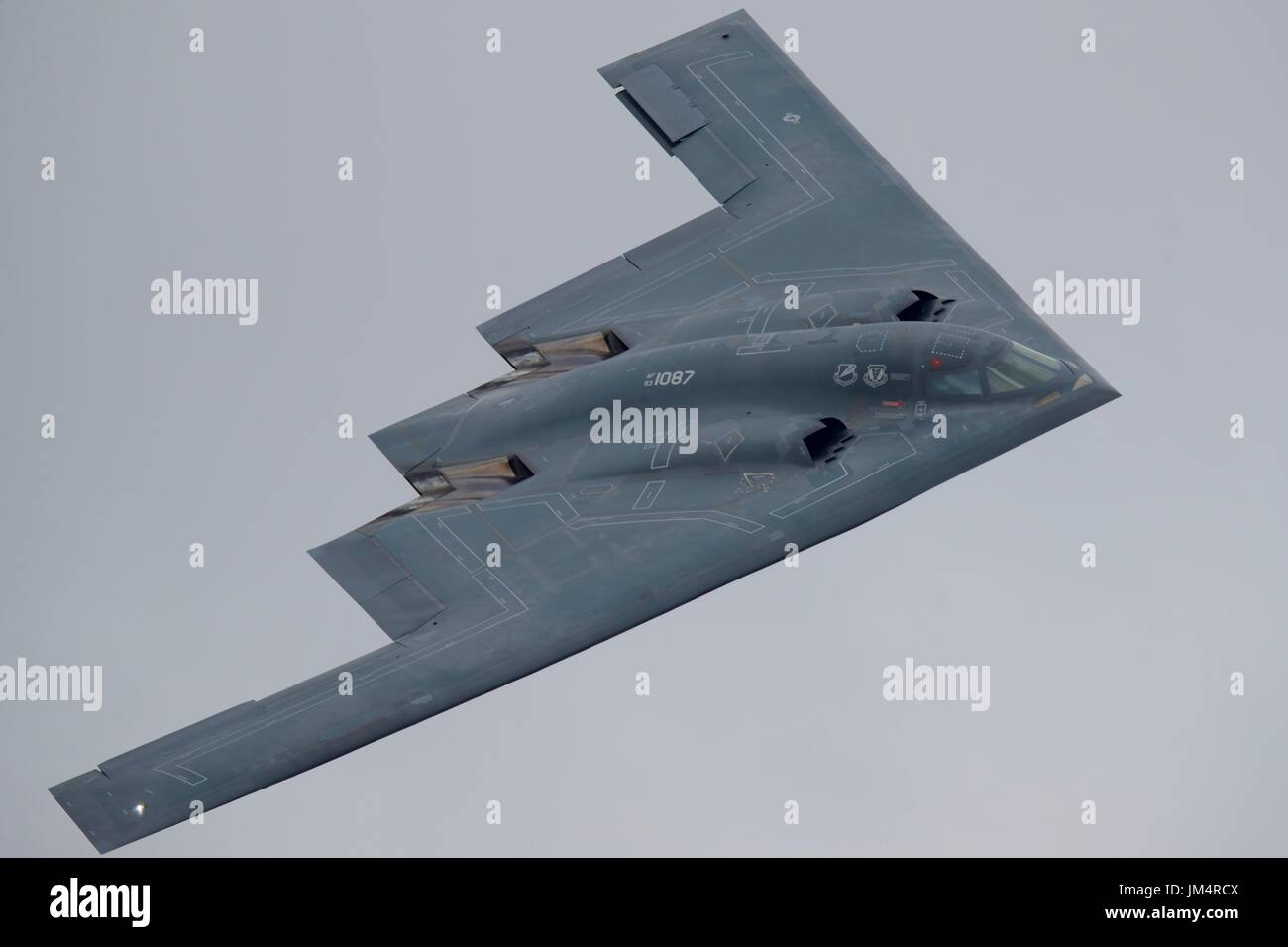 B2 stealth bomber hi-res stock photography and images - Alamy