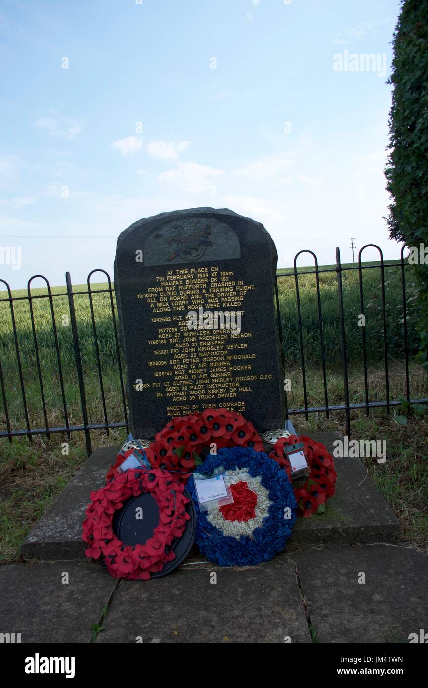 Wreath Inscription Inscription poppy wreath hi-res stock photography and images - Alamy