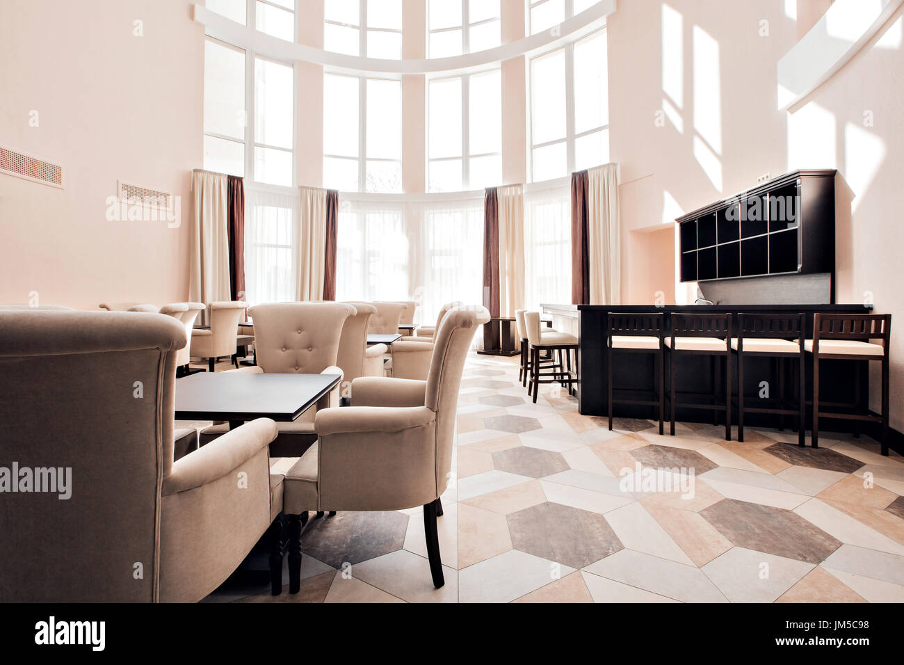 Modern hotel lobby hi-res stock photography and images - Alamy