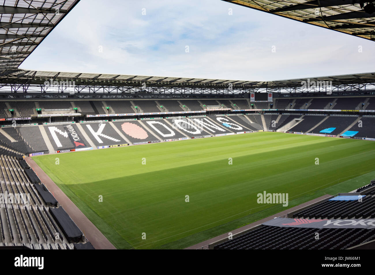 Download the 2019/20 MK Dons squad photo! - News - Milton Keynes Dons