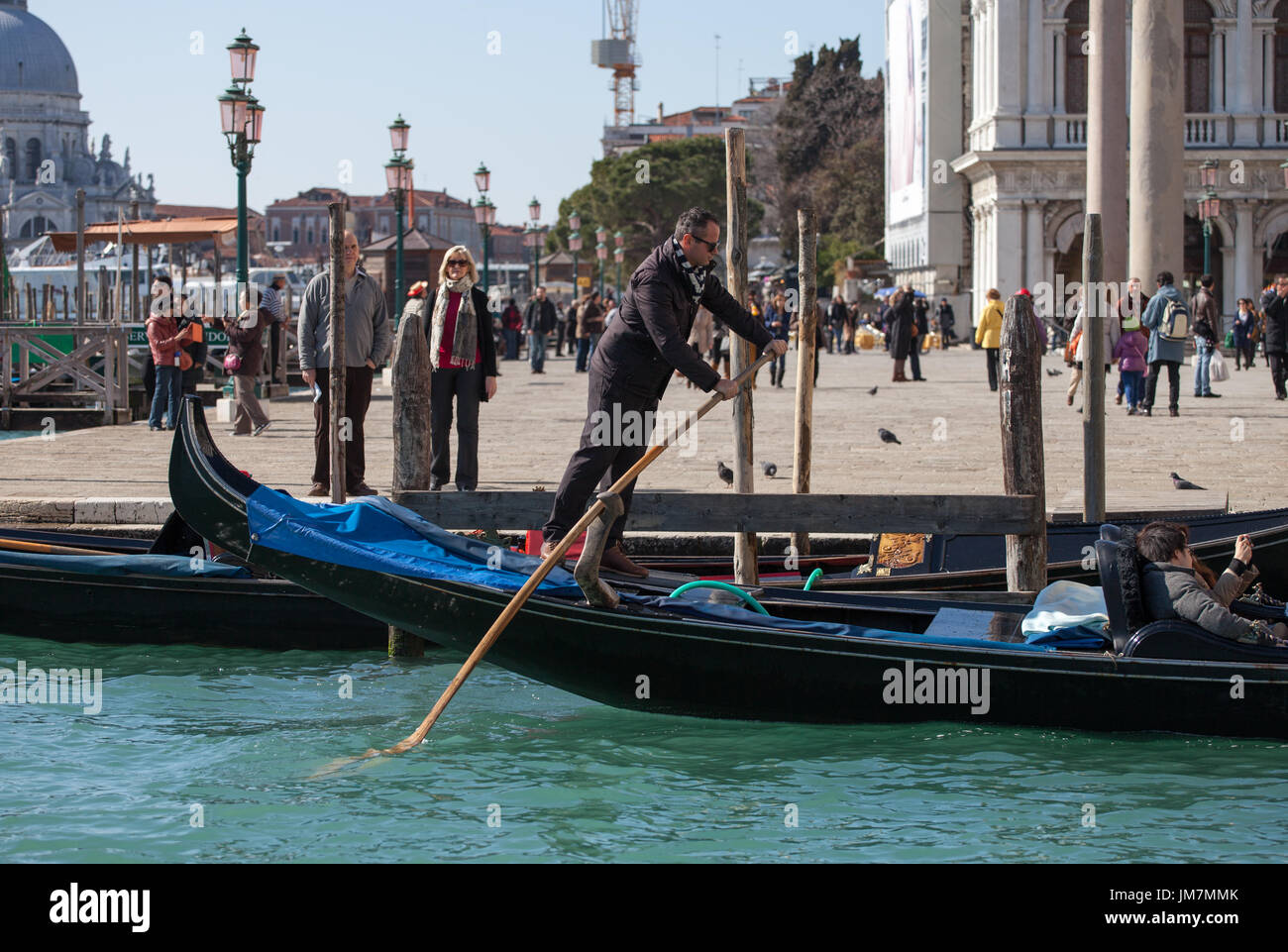 Gondola on canal hi-res stock photography and images - Alamy