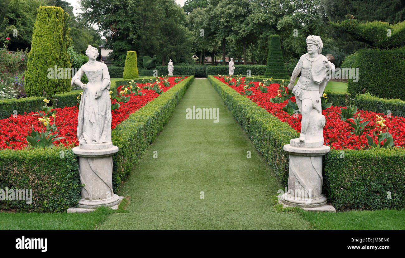 The Long Garden at Cliveden with box hedging, topiary and statuary Stock Photo