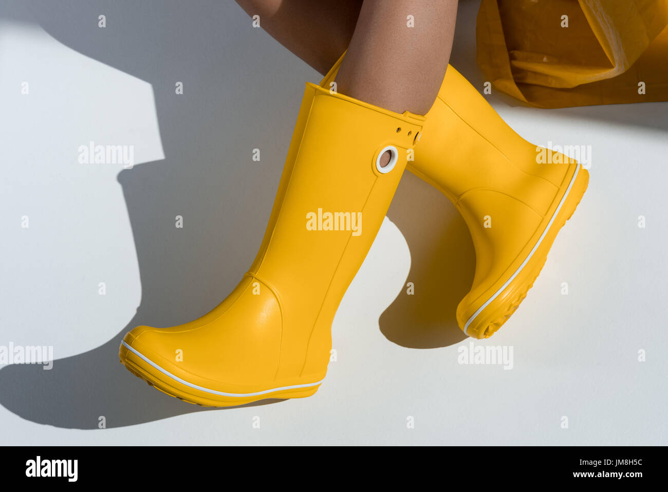 totes yellow rain boots