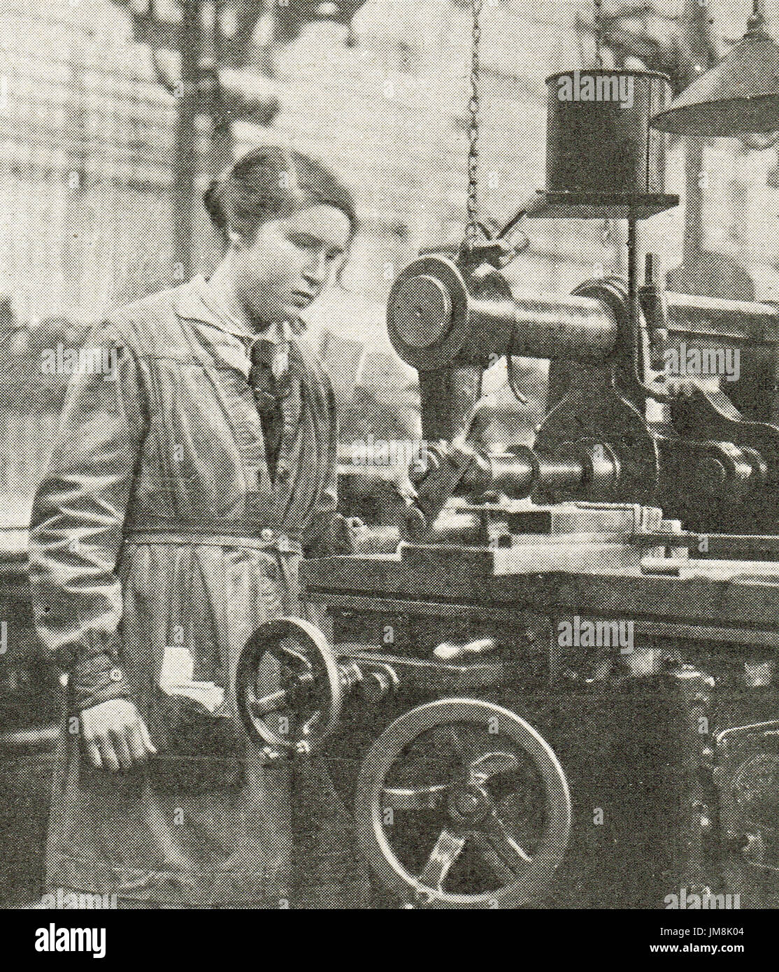 Woman machinist at Airship station, ww1 Stock Photo