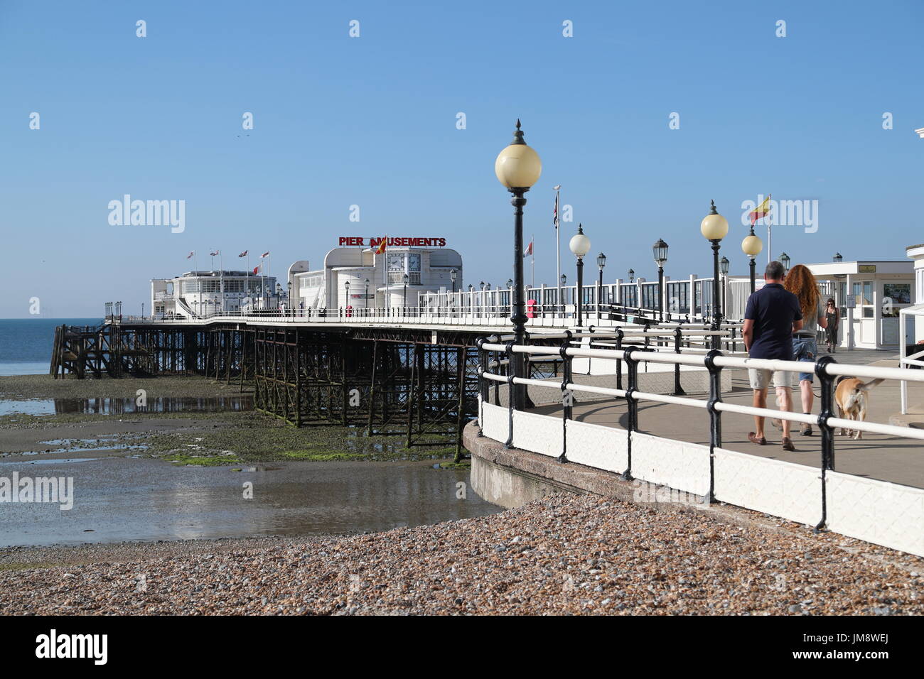 Worthing beach low tide hi-res stock photography and images - Alamy