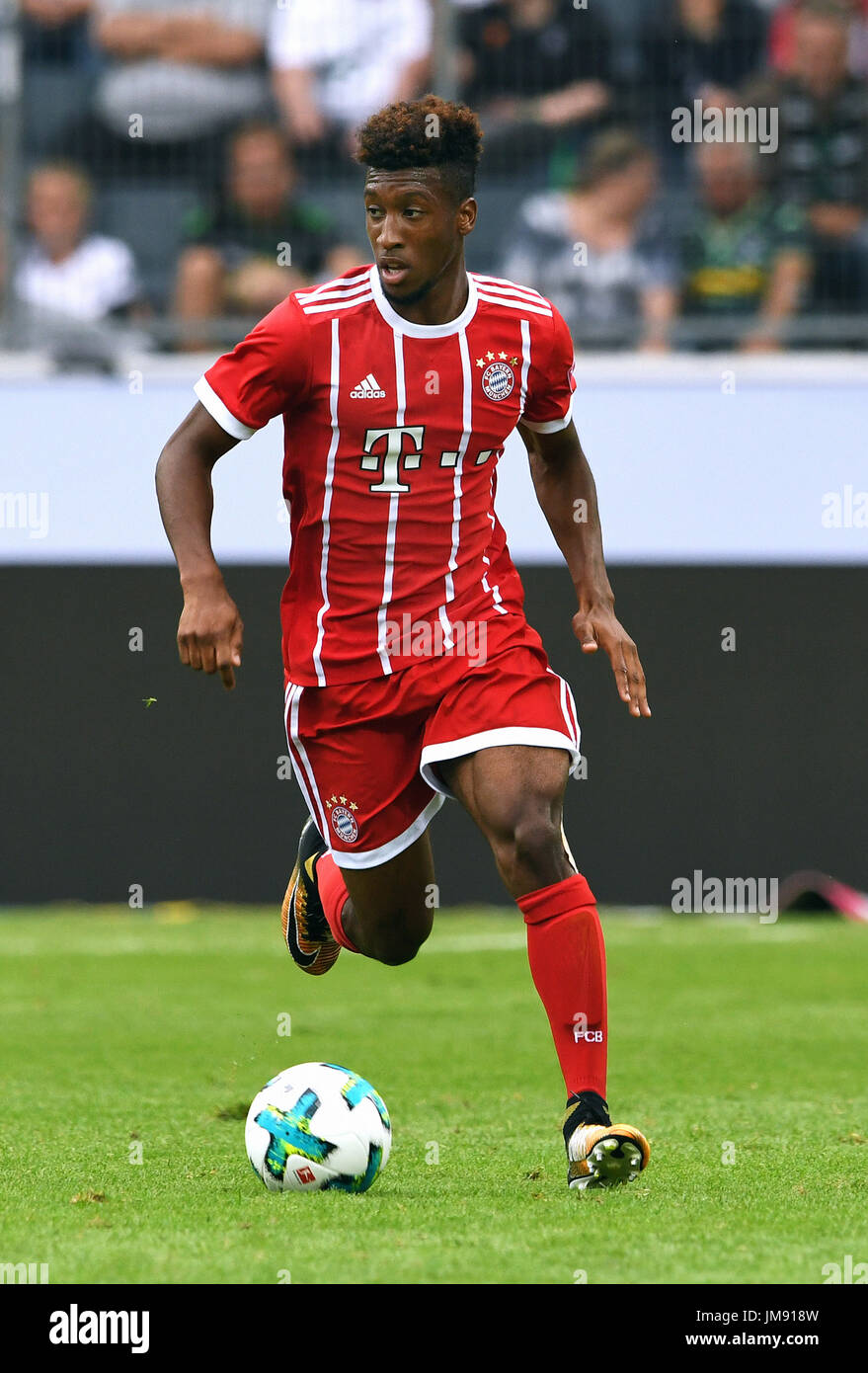 Kingsley Coman FC Bayern Munich FCB on the ball, action, cut-out