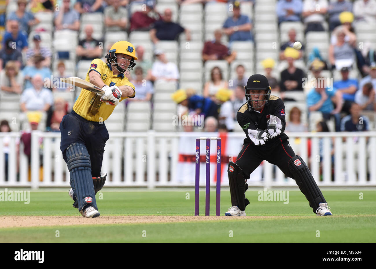 Warwickshire batsman cricketer William Porterfield and Leicester wicket keeper Luke Ronchi Stock Photo