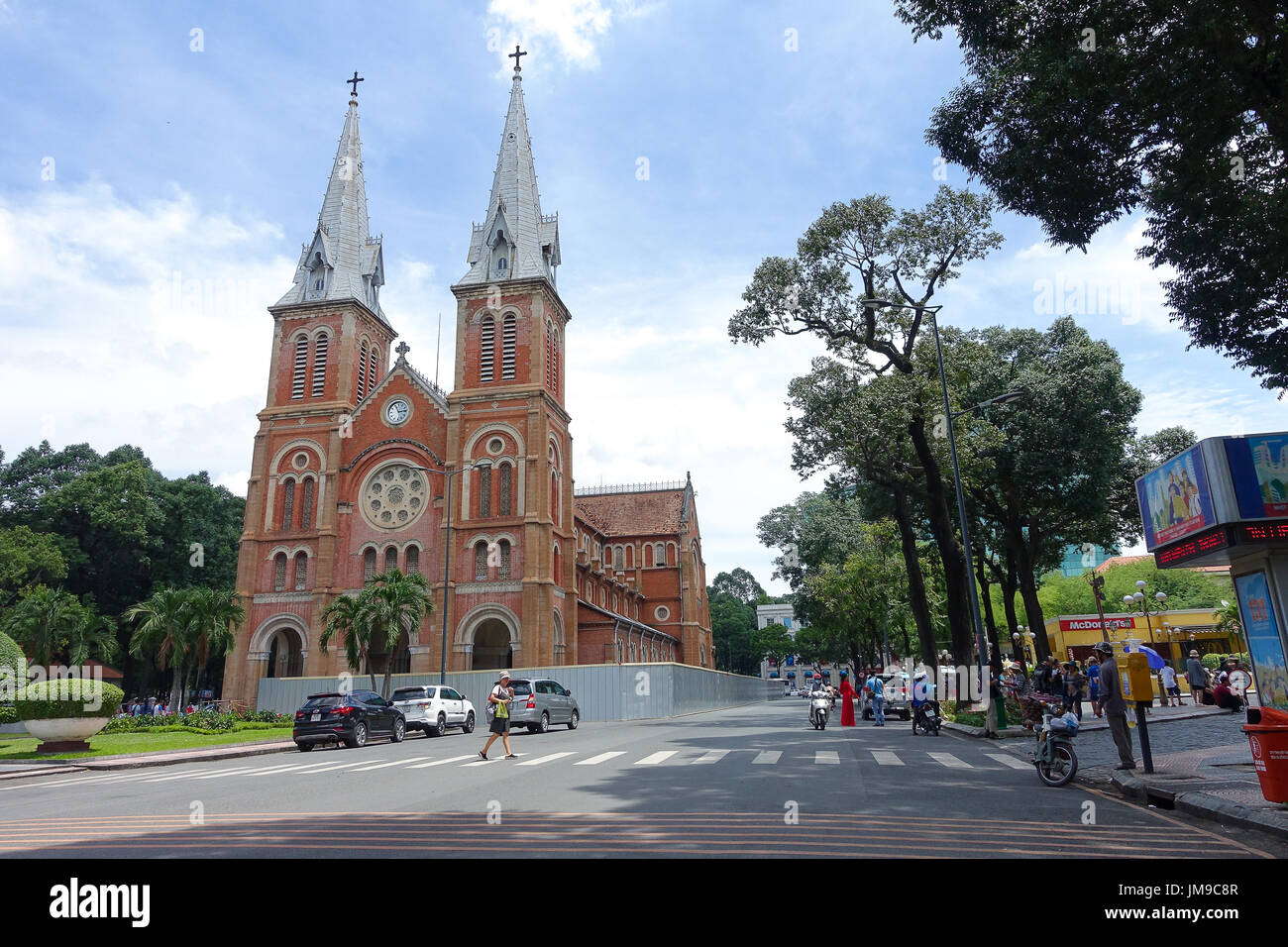 Nha tho duc ba church hi-res stock photography and images - Alamy