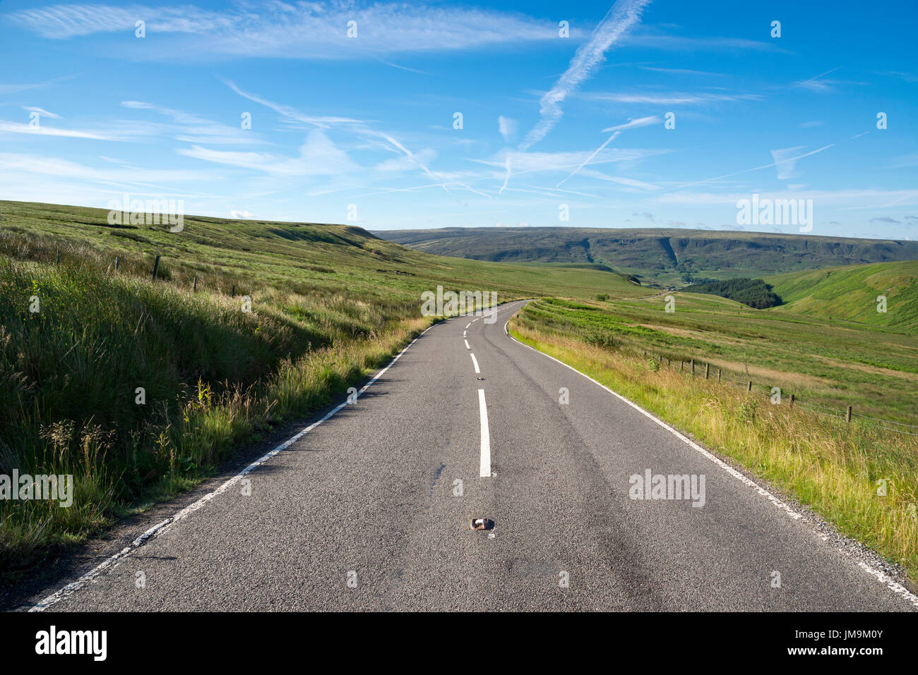 The A6024 Woodhead road over the Pennines on the border of Derbyshire and West Yorkshire. Stock Photo