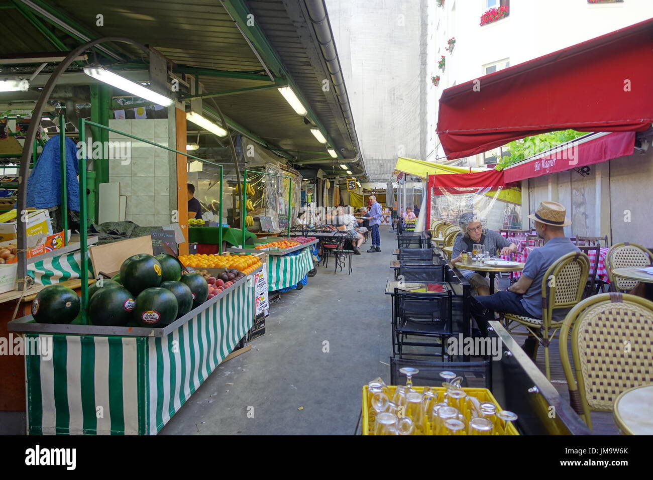 Paris, Marche des Enfants Rouges, rue de Bretagne Stock Photo