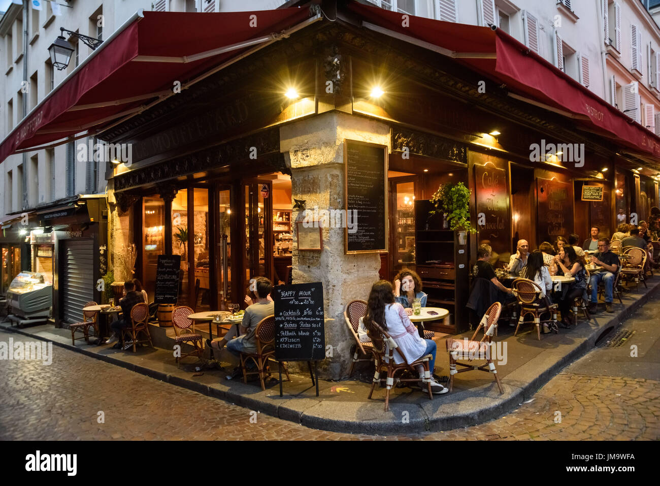 Paris, Straßencafe Le Mouffetard - Paris, Cafe Terrace Le Mouffetard Stock Photo
