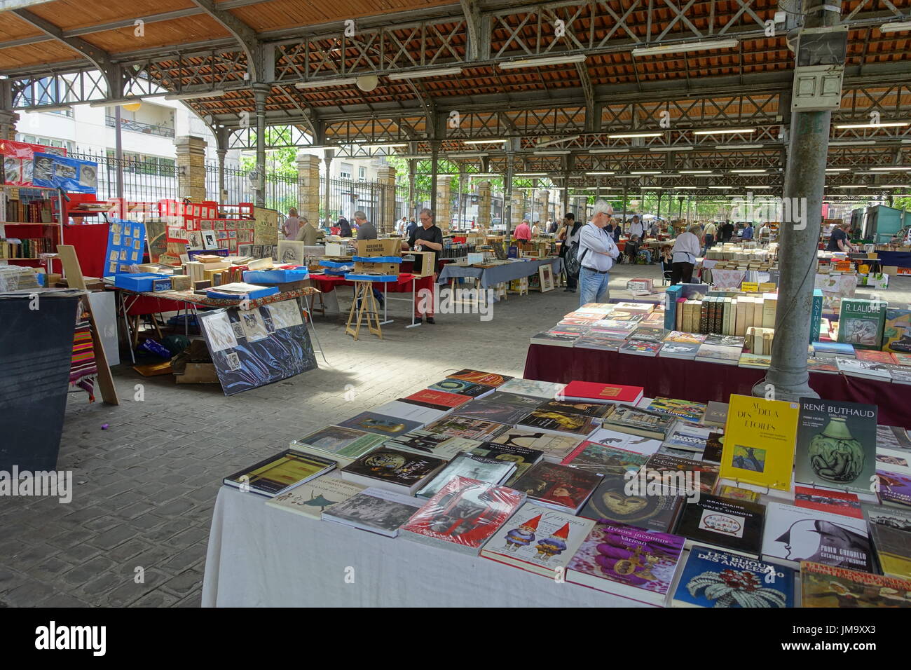 Paris, Parc Georges-Brassens, Büchermarkt 104 Rue Brancion, Merveille des livres Bertrand Voyer Stock Photo