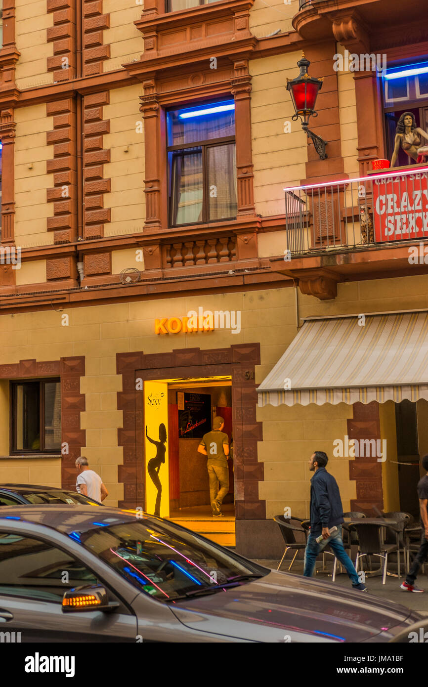 street in front of eros center crazy sexy, komm, leierkasten in