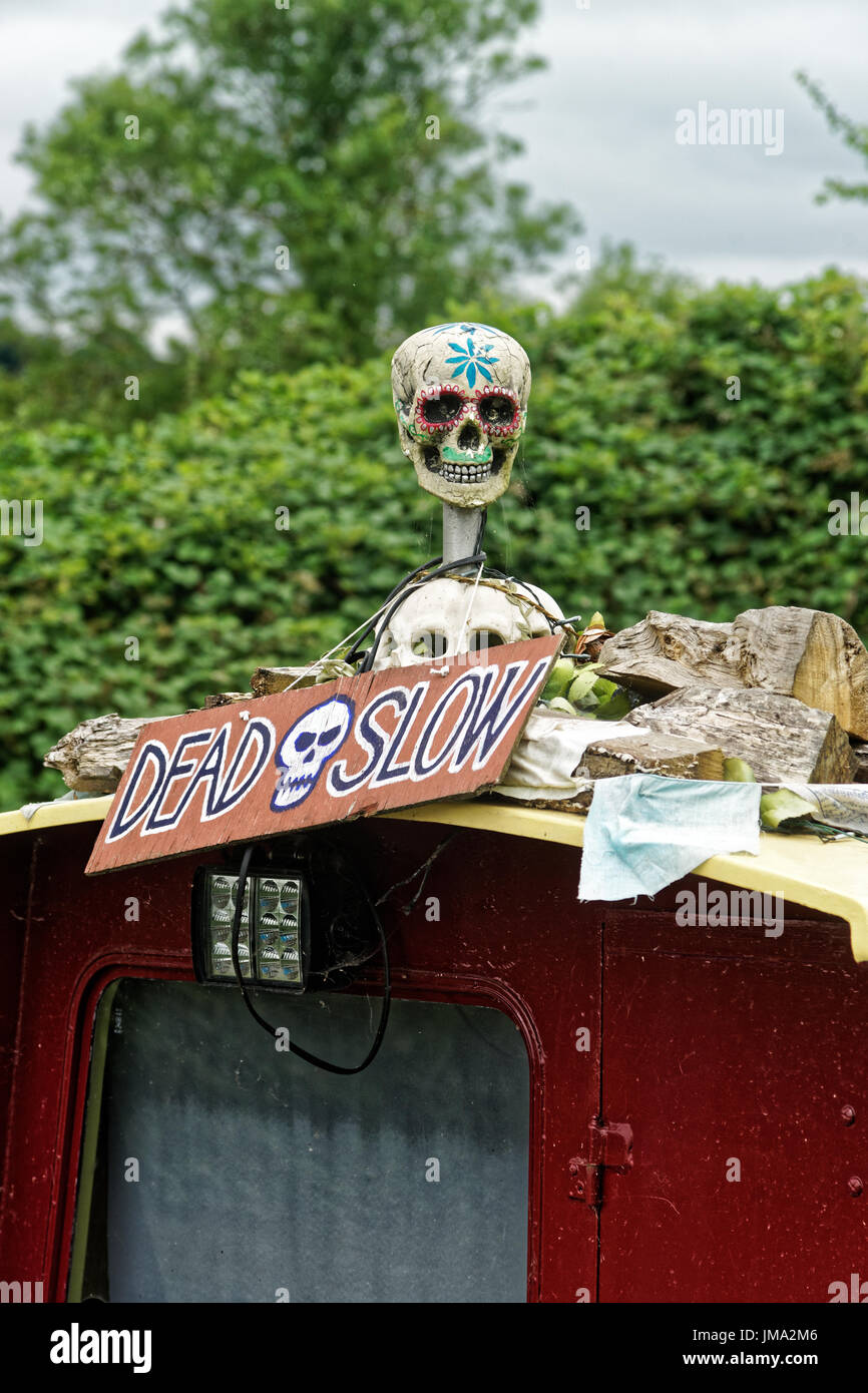 Dead slow sign hi-res stock photography and images - Alamy