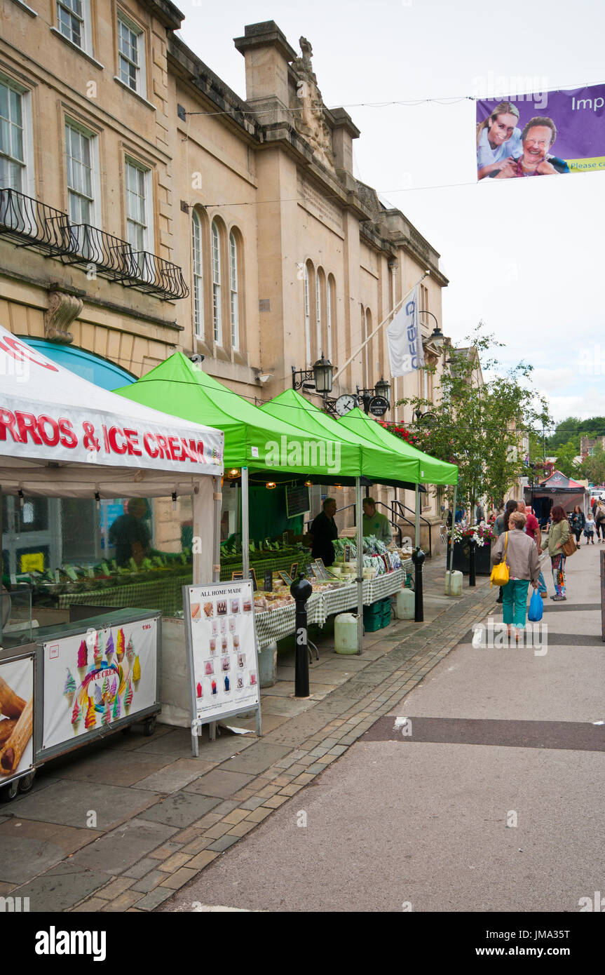 Street market markets outdoor hires stock photography and images Alamy