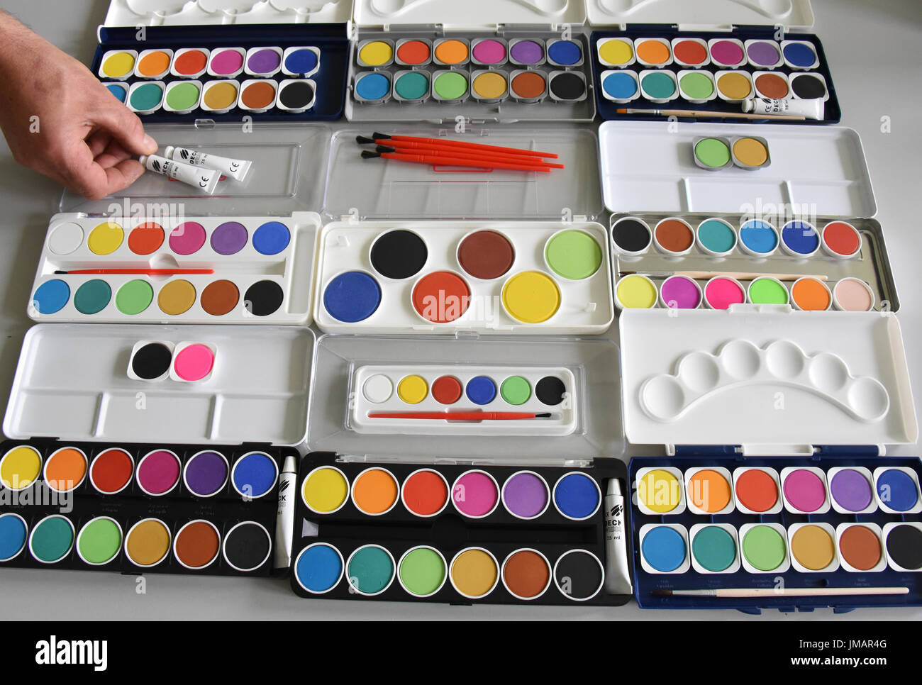 Paint set hi-res stock photography and images - Alamy