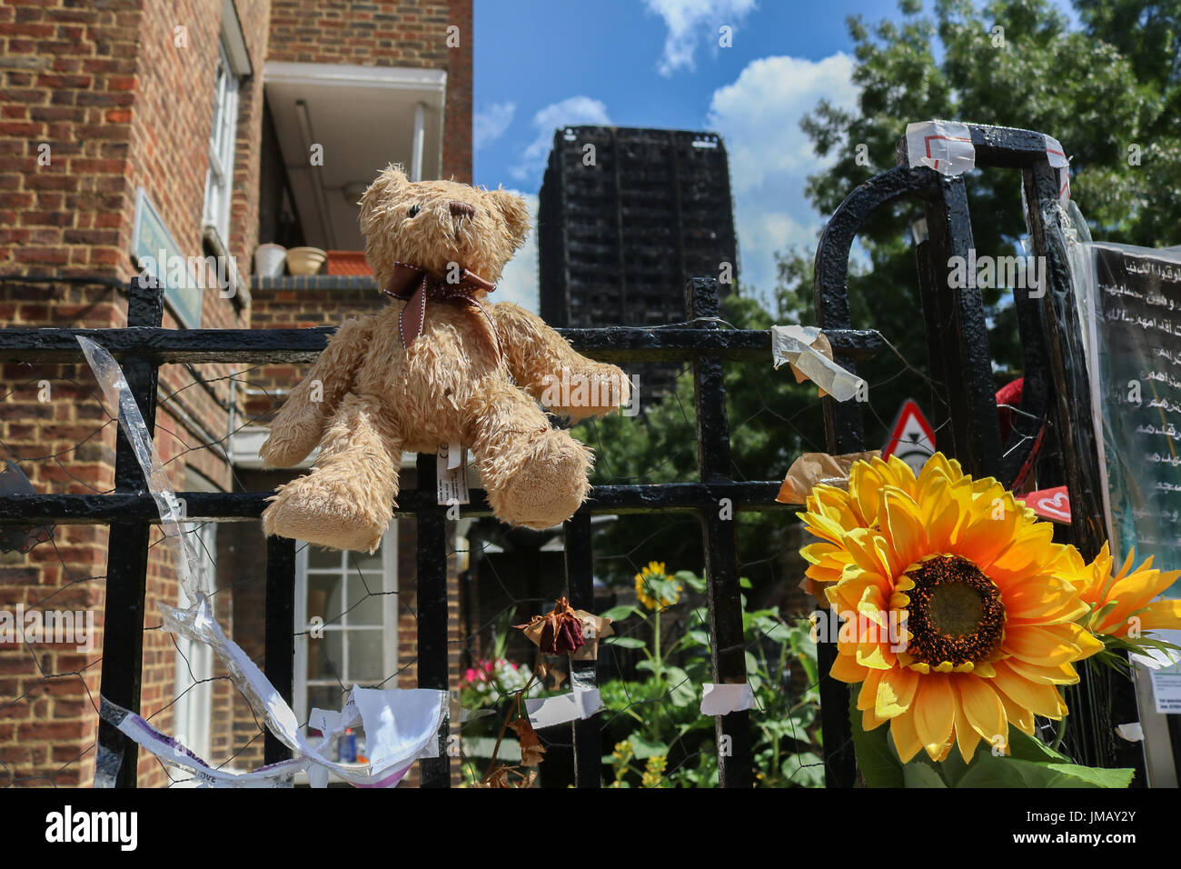 London UK. 27th July 2017. Plans are being discussed to demolish the Grenfell tower which was engulfed in a massive fire by the end of 2018 once the forensic investigation  for victims of the fire is completed. The community will then decide what is to replace the demolished  building in the future Credit: amer ghazzal/Alamy Live News Stock Photo