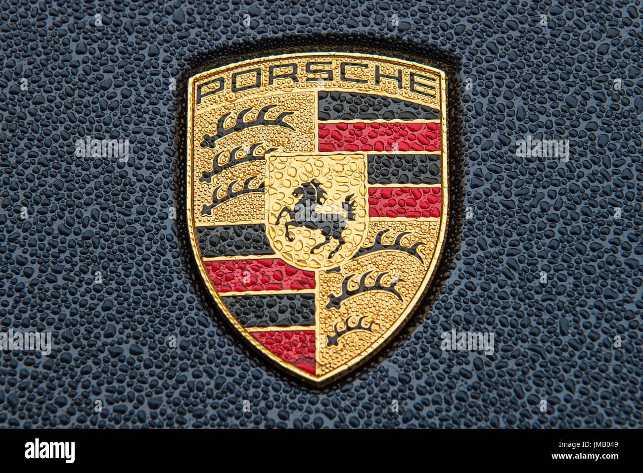 Porsche wappen hi-res stock photography and images - Alamy