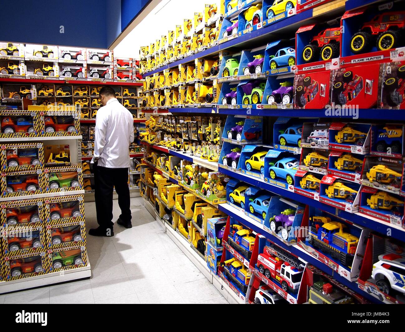 Toy store Jumbo editorial image. Image of shelf, birthday - 35829780