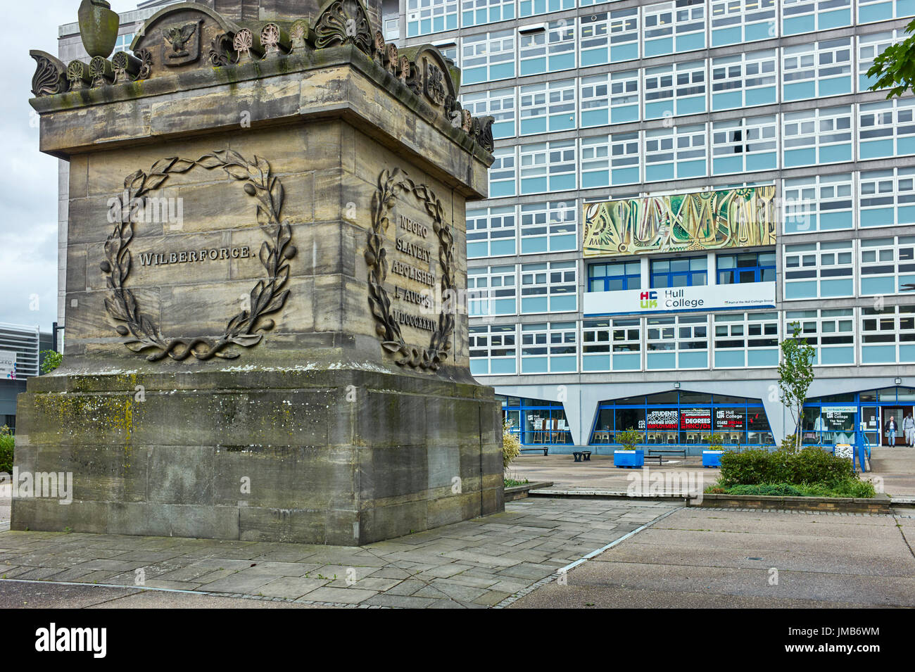 Base of Wilberforce column and Hull College building Stock Photo Alamy