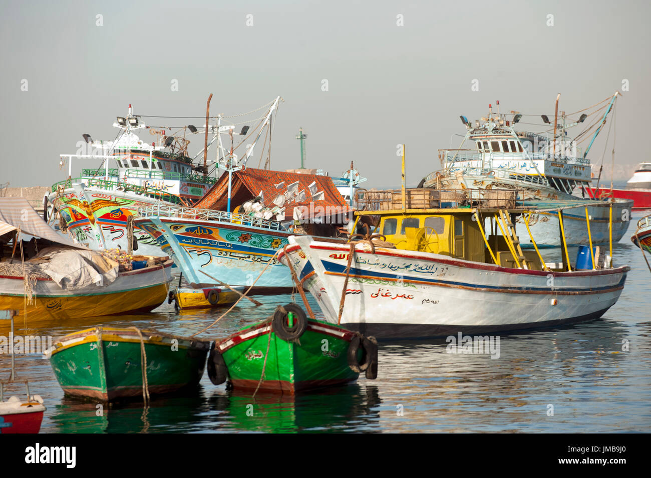 Aegypten, Alexandria, Fischerboote an der Corniche Stock Photo - Alamy