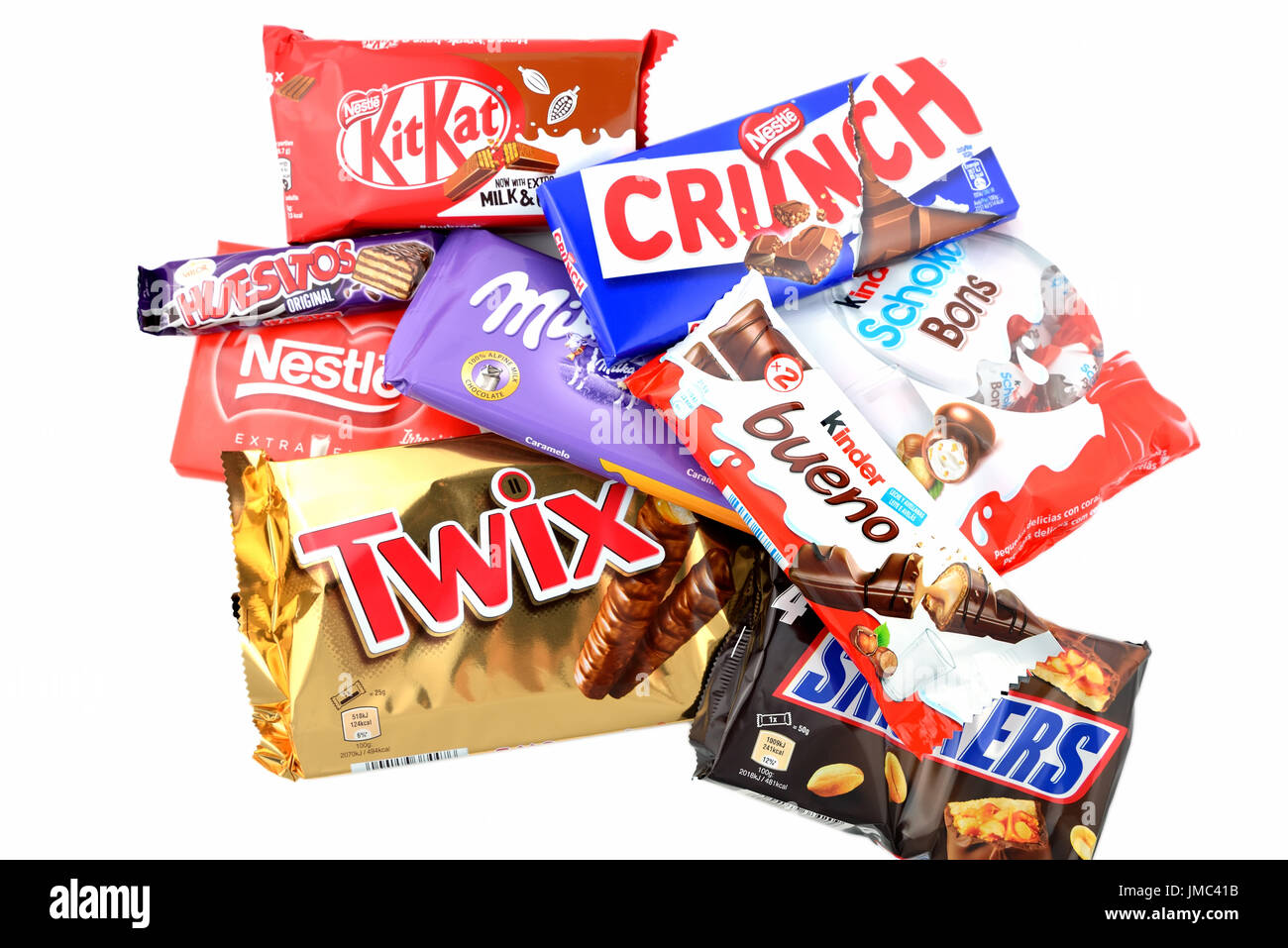 https://c8.alamy.com/comp/JMC41B/a-bunch-of-chocolate-bars-including-snickers-twix-crunch-milka-kit-JMC41B.jpg