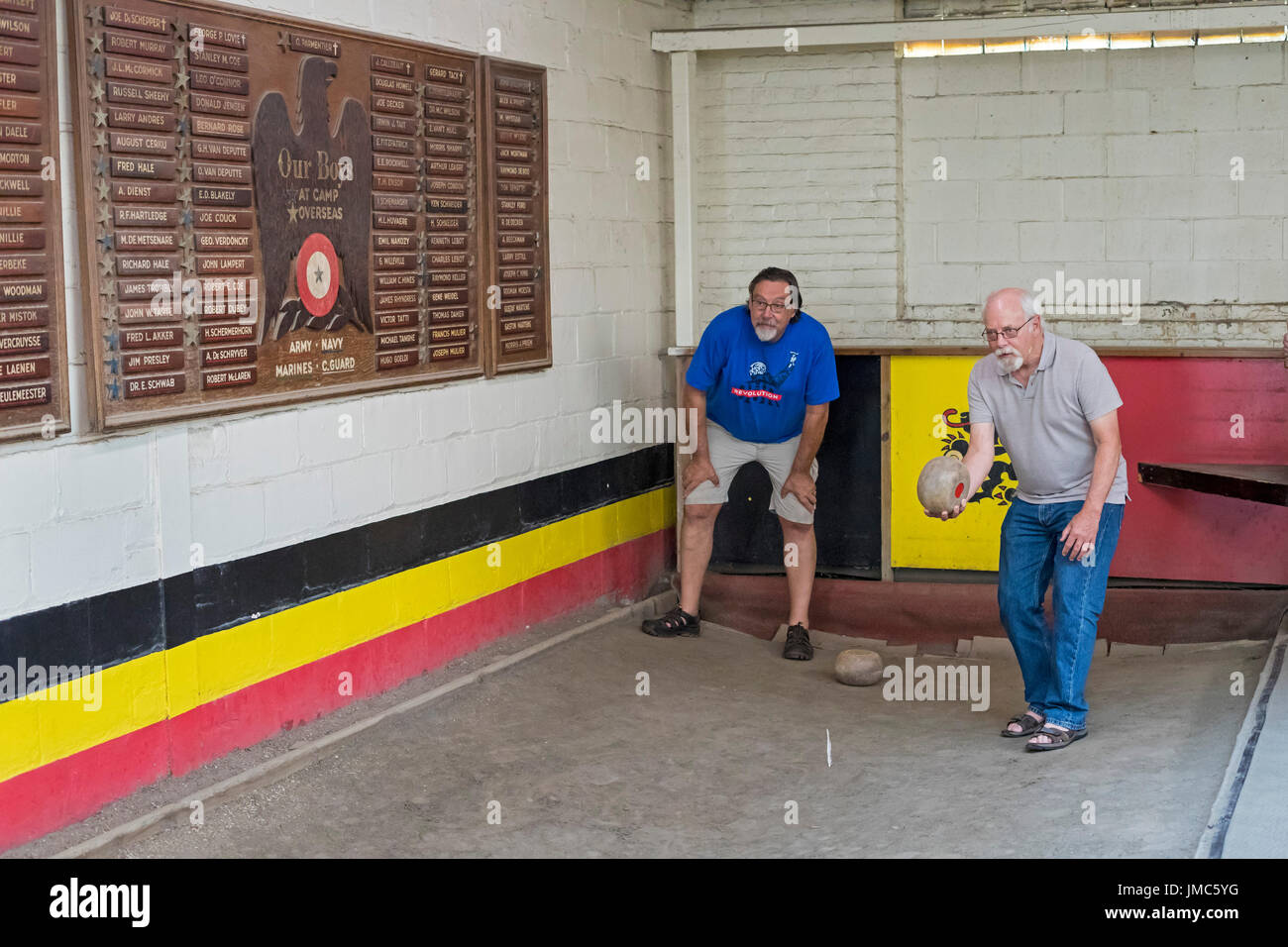 Detroit, Michigan - Feather bowling at the Cadieux Cafe. Feather bowling originated in Belgium; in the United States, it is played only in Michigan. P Stock Photo