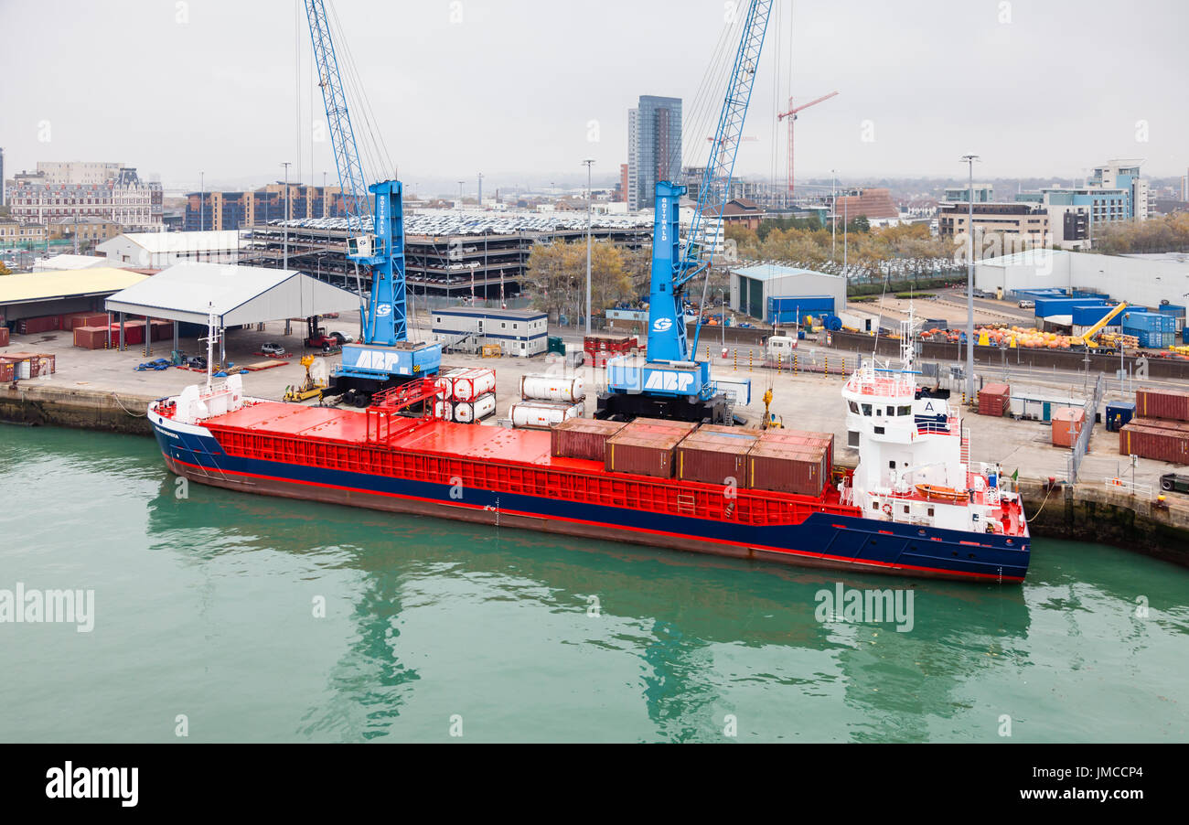 Cargo dispatch hi-res stock photography and images - Alamy