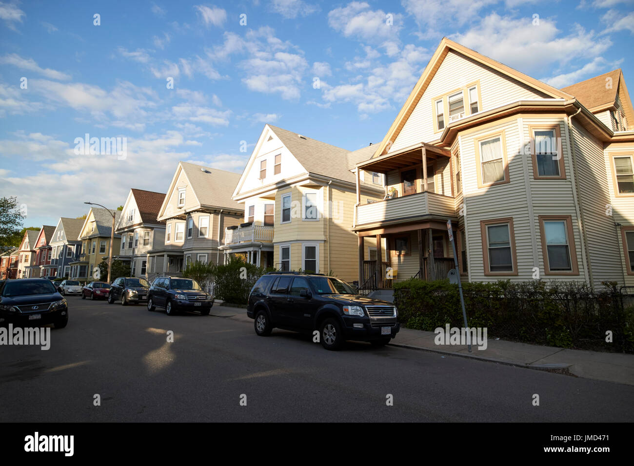 Suburban neighborhood houses row hires stock photography and images