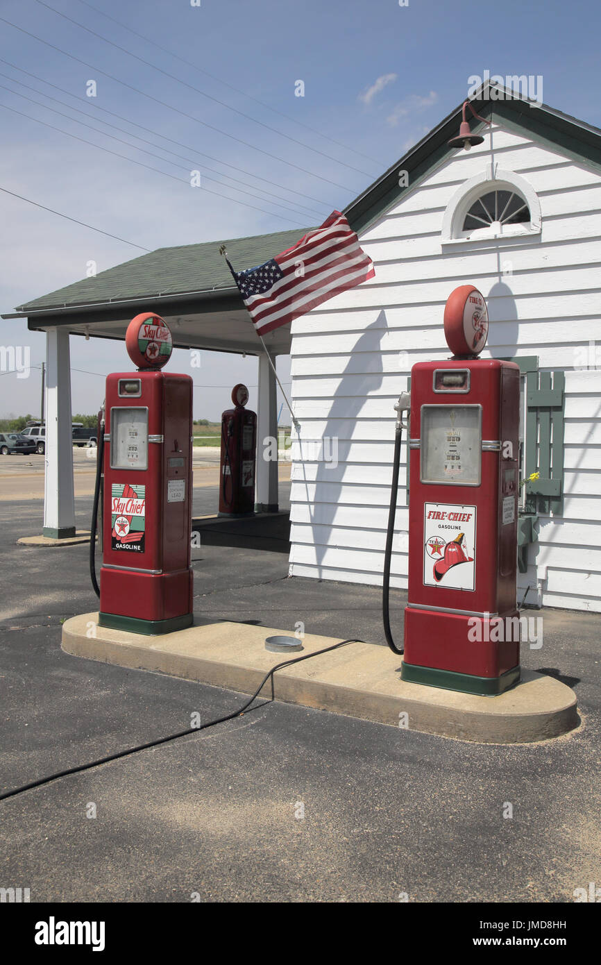 Old Gas Station Illinois High Resolution Stock Photography and Images Alamy