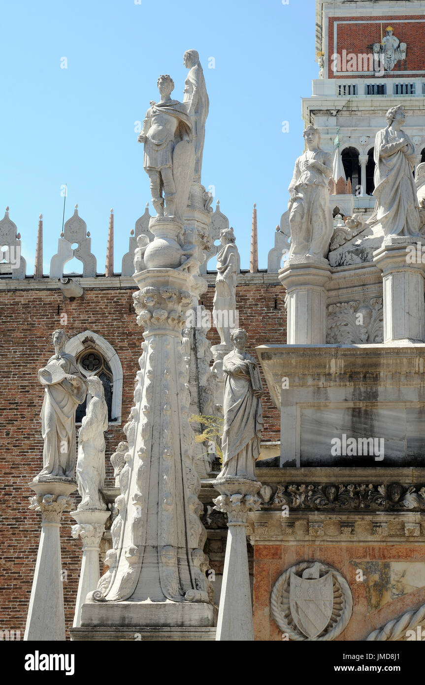Doges palace visitor hi-res stock photography and images - Alamy