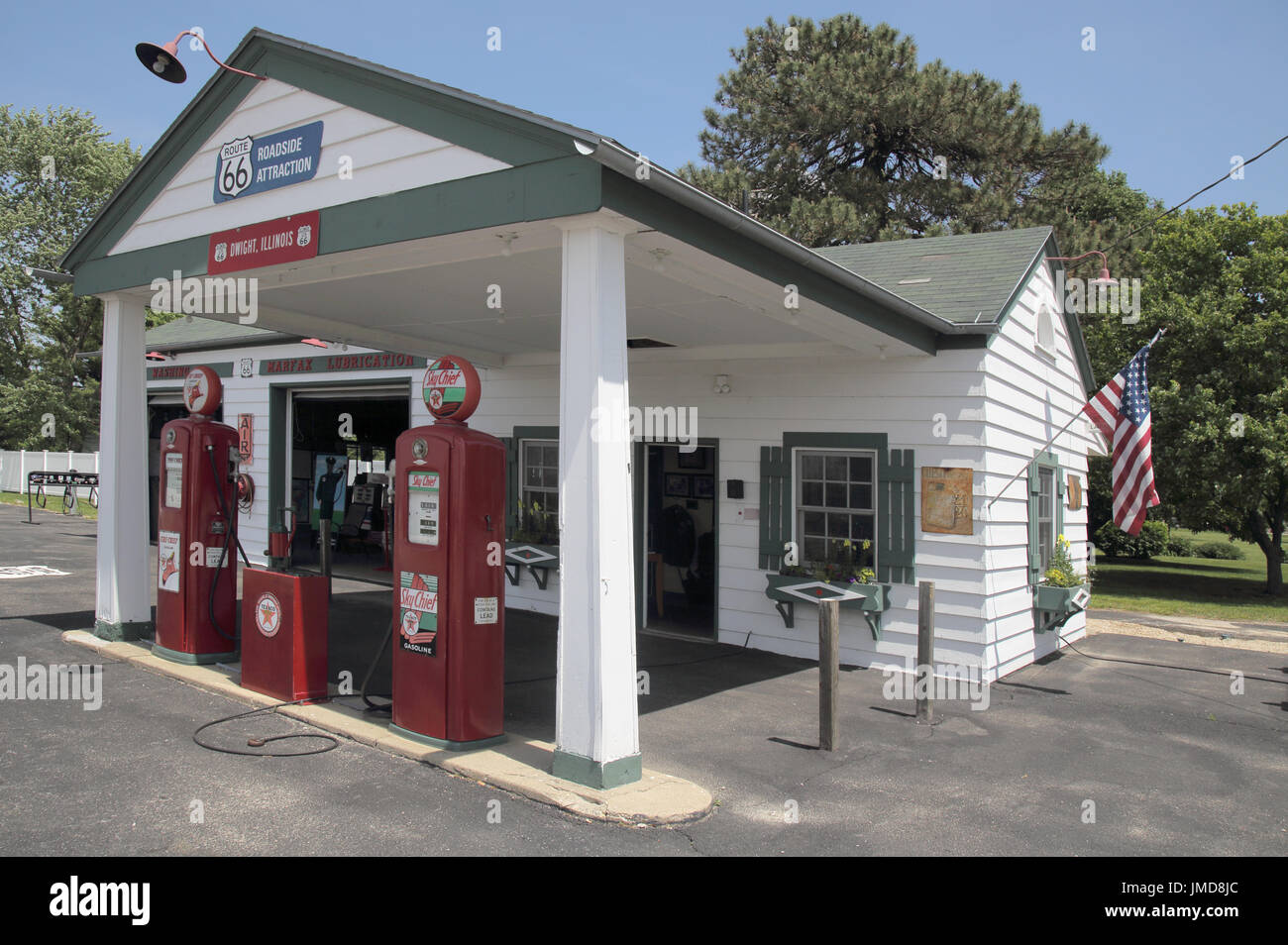 Old gas station illinois hires stock photography and images Alamy