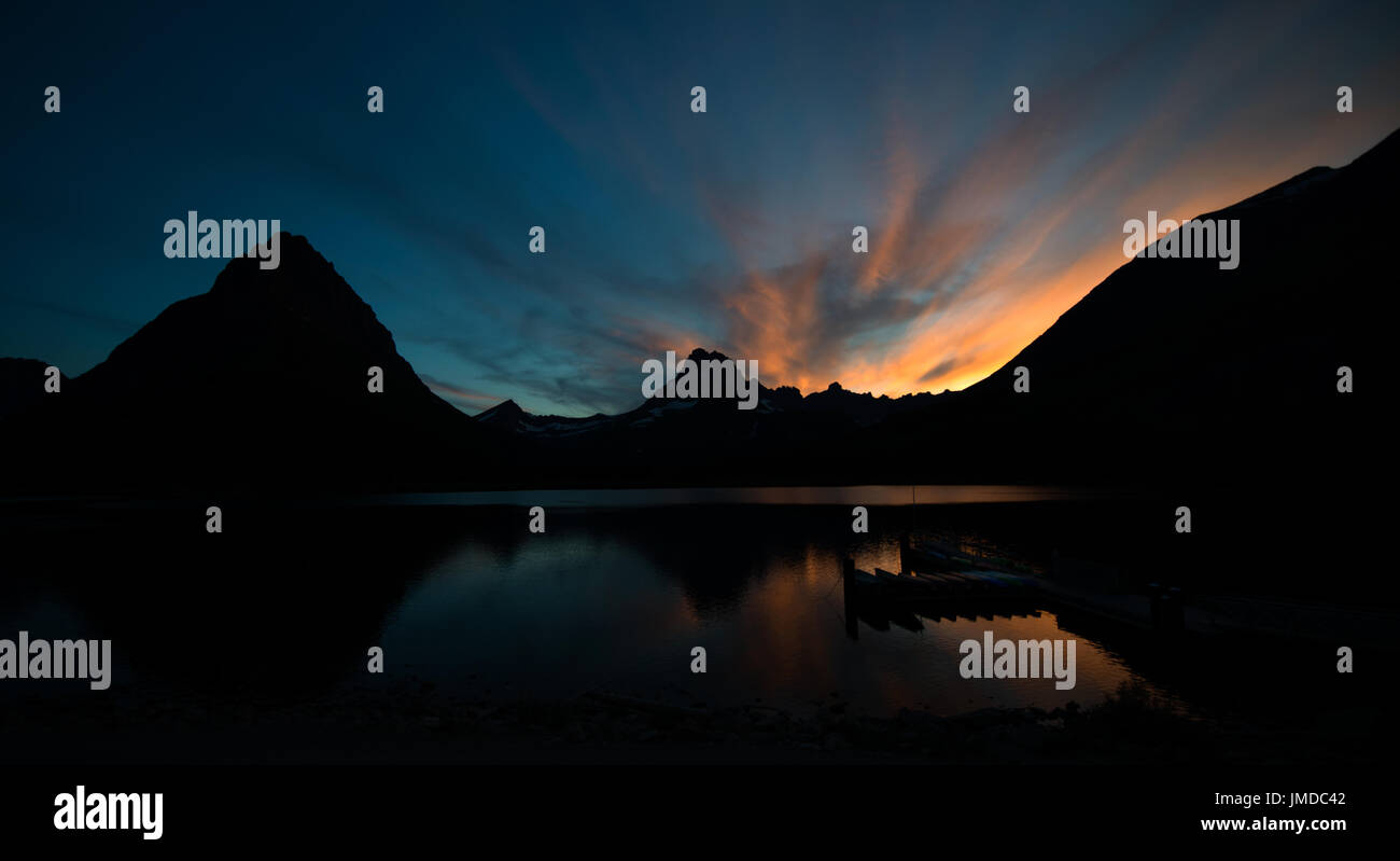 Sunset sky reflecting in water hi-res stock photography and images - Alamy