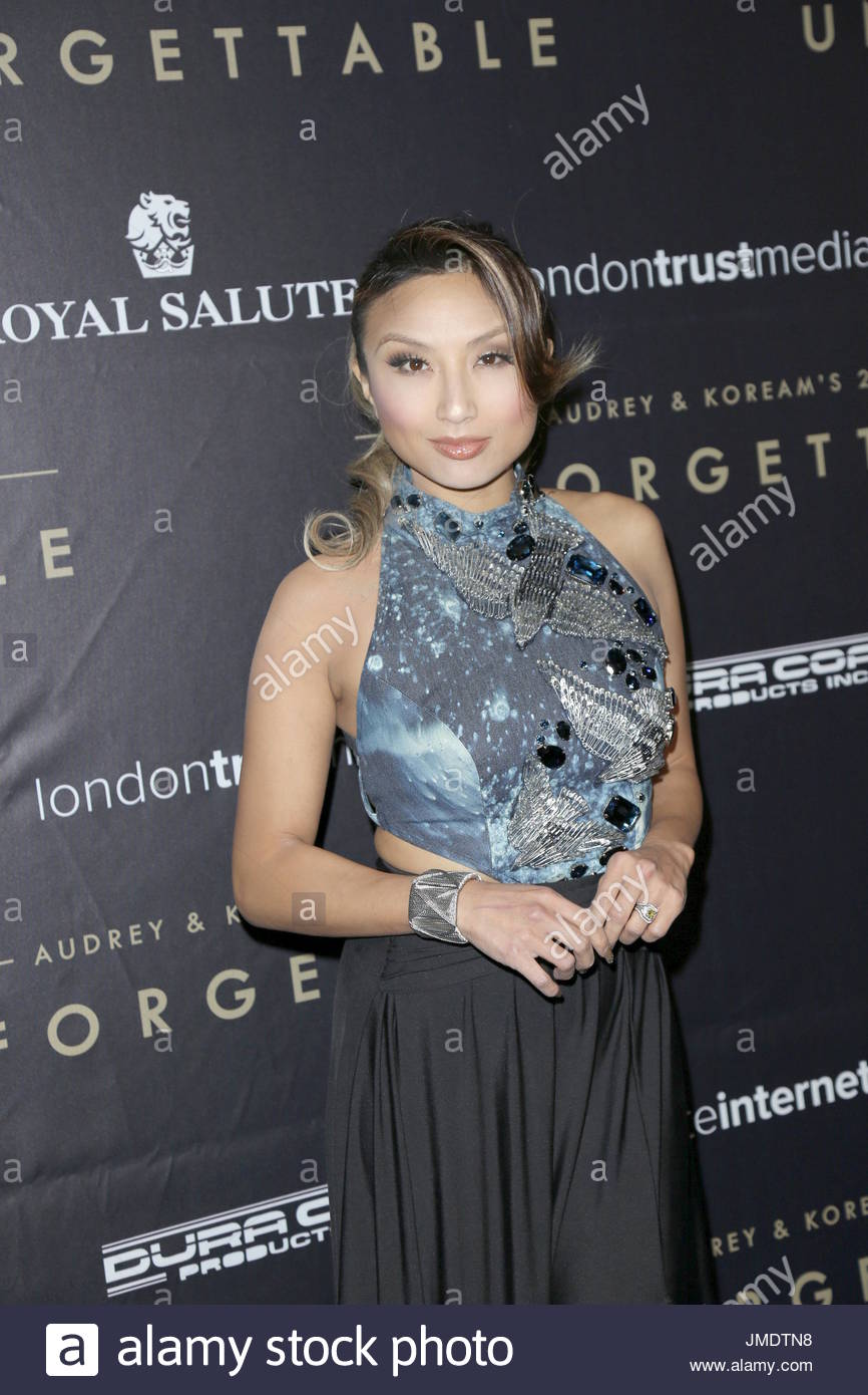 models-nude-asian-american-awards-lisa-daniels