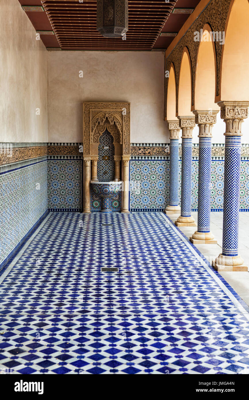 Berlin,Marzahn.Gardens of the World botanic garden,Gärten der Welt. Arabian-themed Oriental Garden,Garden of the Four Streams,Tiled arcade Stock Photo