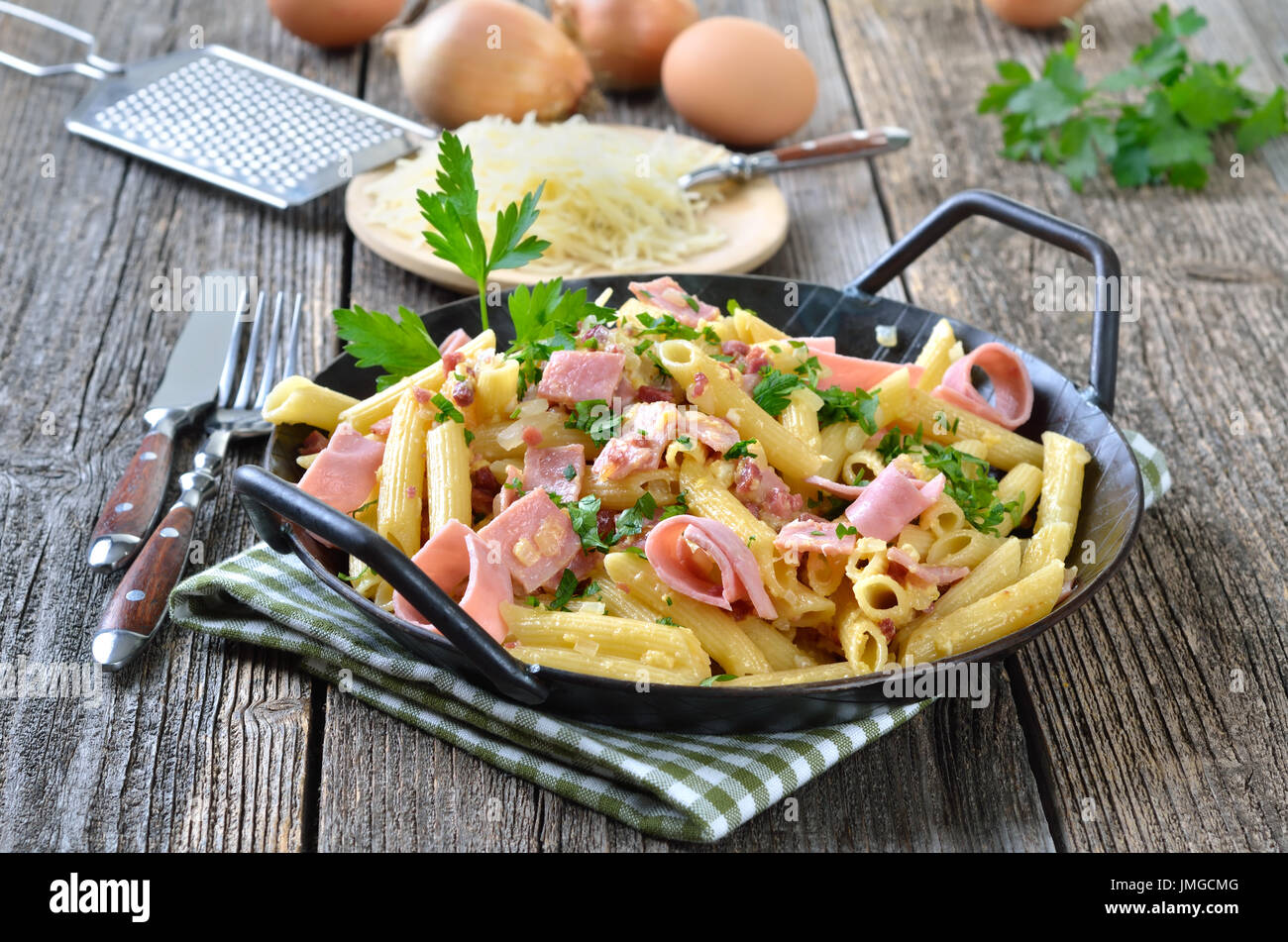 Bacon bits hires stock photography and images Alamy