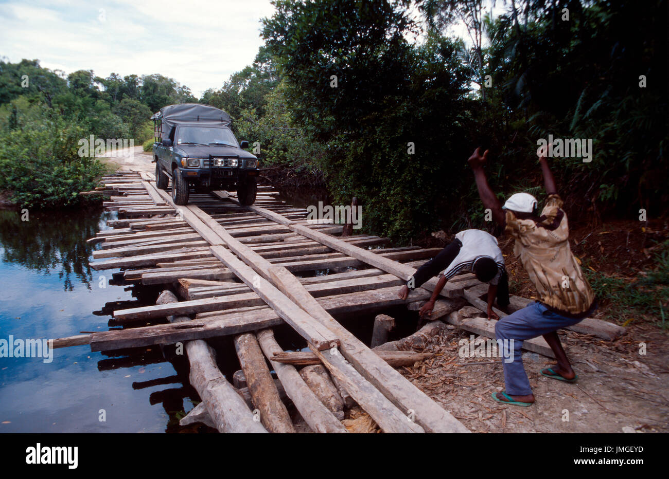 Makeshift Bridge High Resolution Stock Photography and Images Alamy Makeshift Bridge High Resolution Stock Photography and Images Alamy