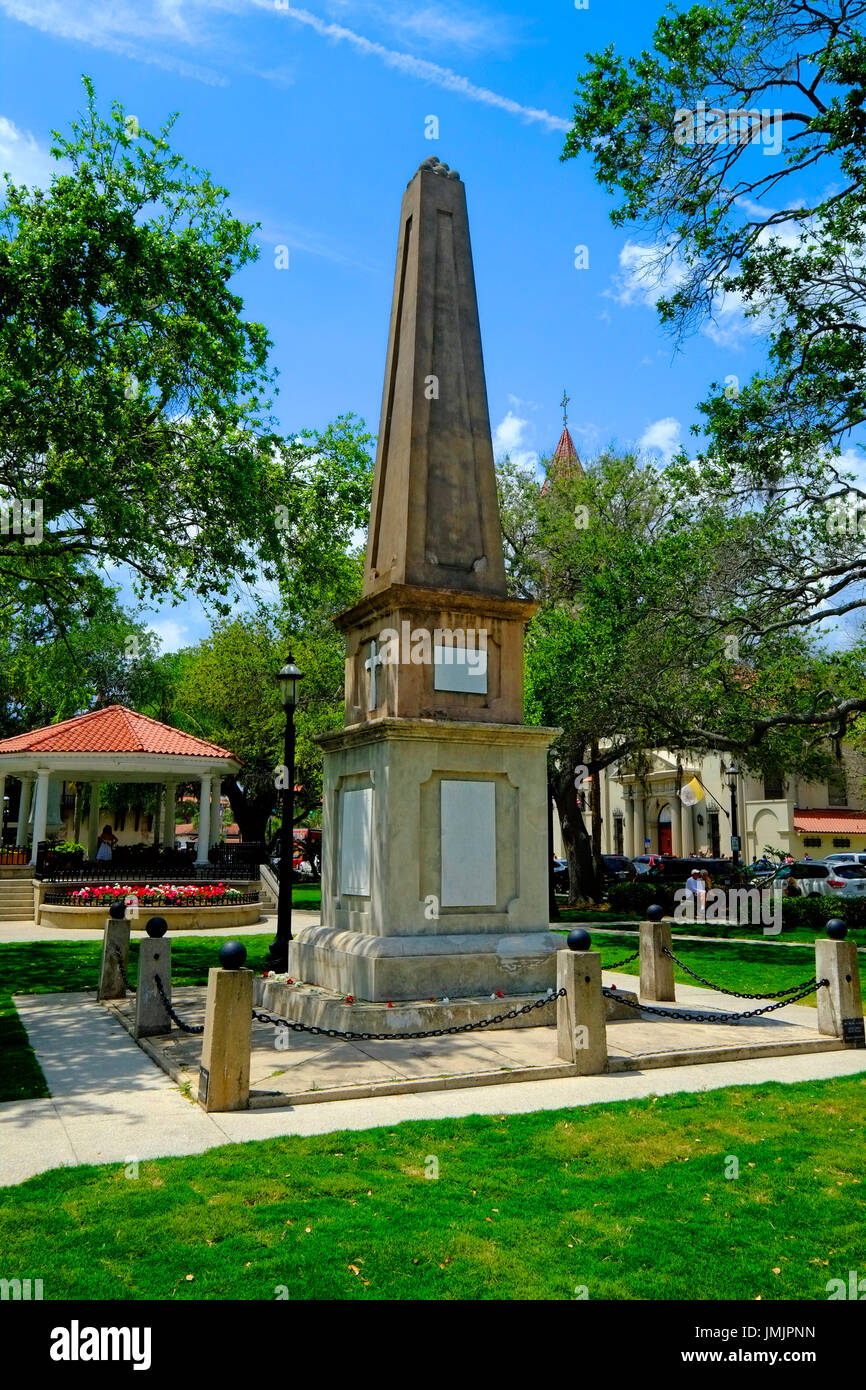 Canon and Confederate Memorial Obelisk on the Plaza de la Constitucion inHistoric St. Augustine  Florida the oldest city in America Stock Photo