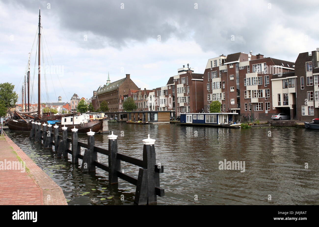 Kort Galgewater canal in Leiden, The Netherlands, looking at Prinsessebrug. Stock Photo