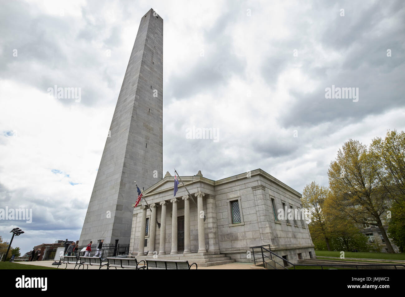 bunker hill monument and visitors center breeds hill charlestown Boston USA Stock Photo
