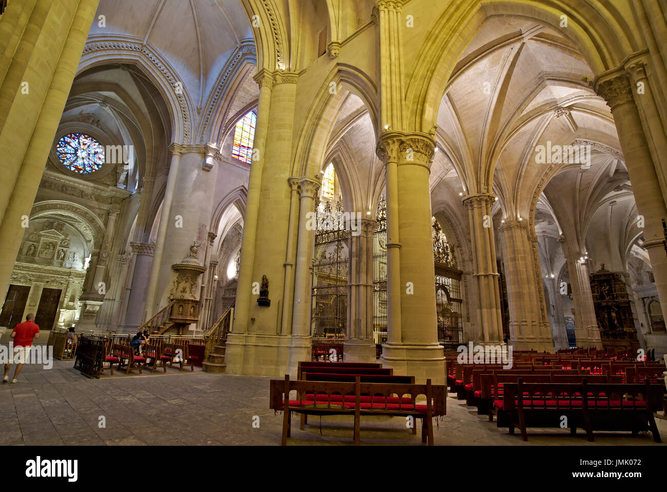 Point arch window hi-res stock photography and images - Alamy